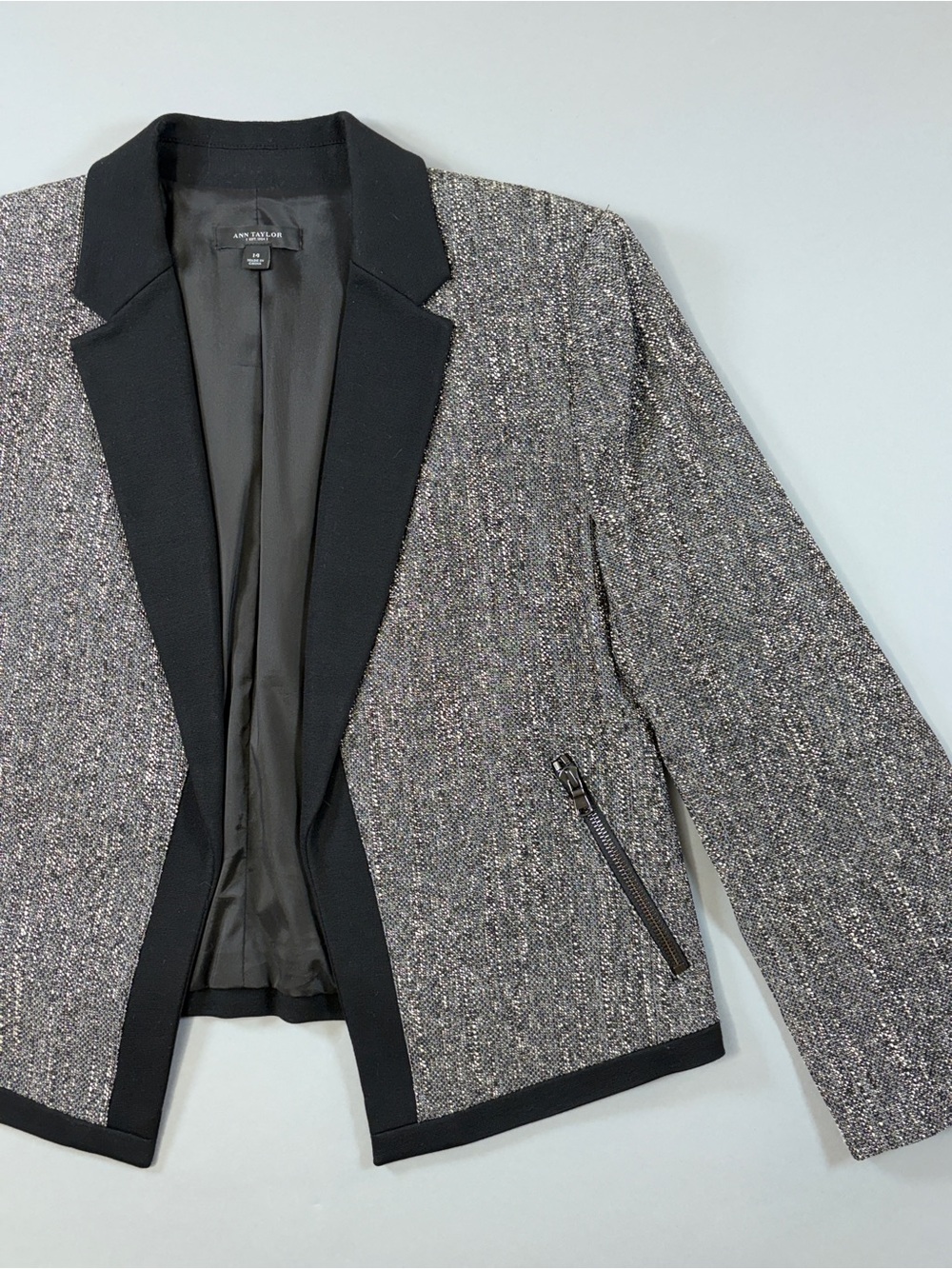 Ann Taylor Gray Tweed Open Front Tuxedo Style Blazer Black Trim Zip Pockets